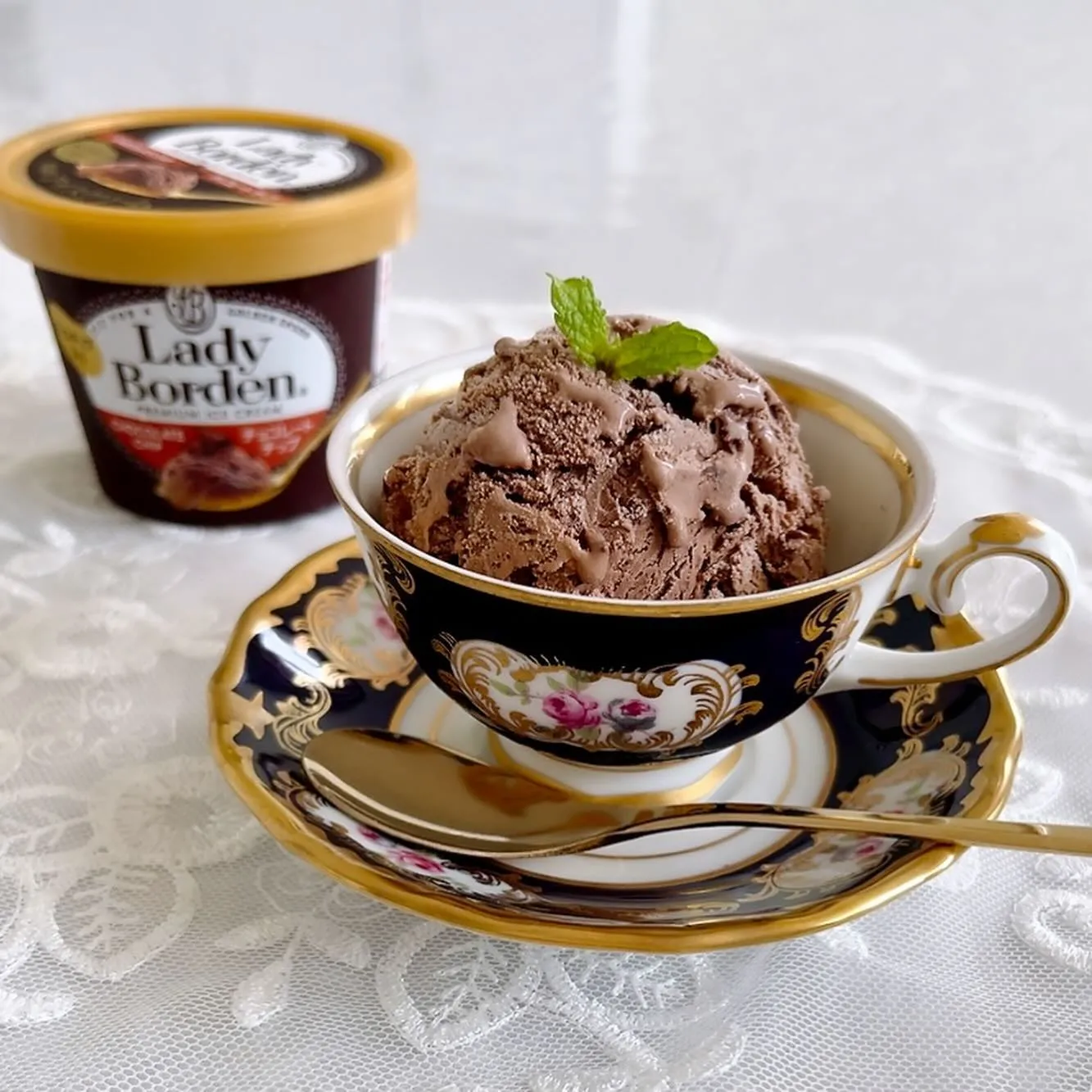 ����ƥ������Υ��åס����������������դ������祳�졼�ȥ��������꡼��ȶ�̤Υ�����ơ�������Υơ��֥륷����