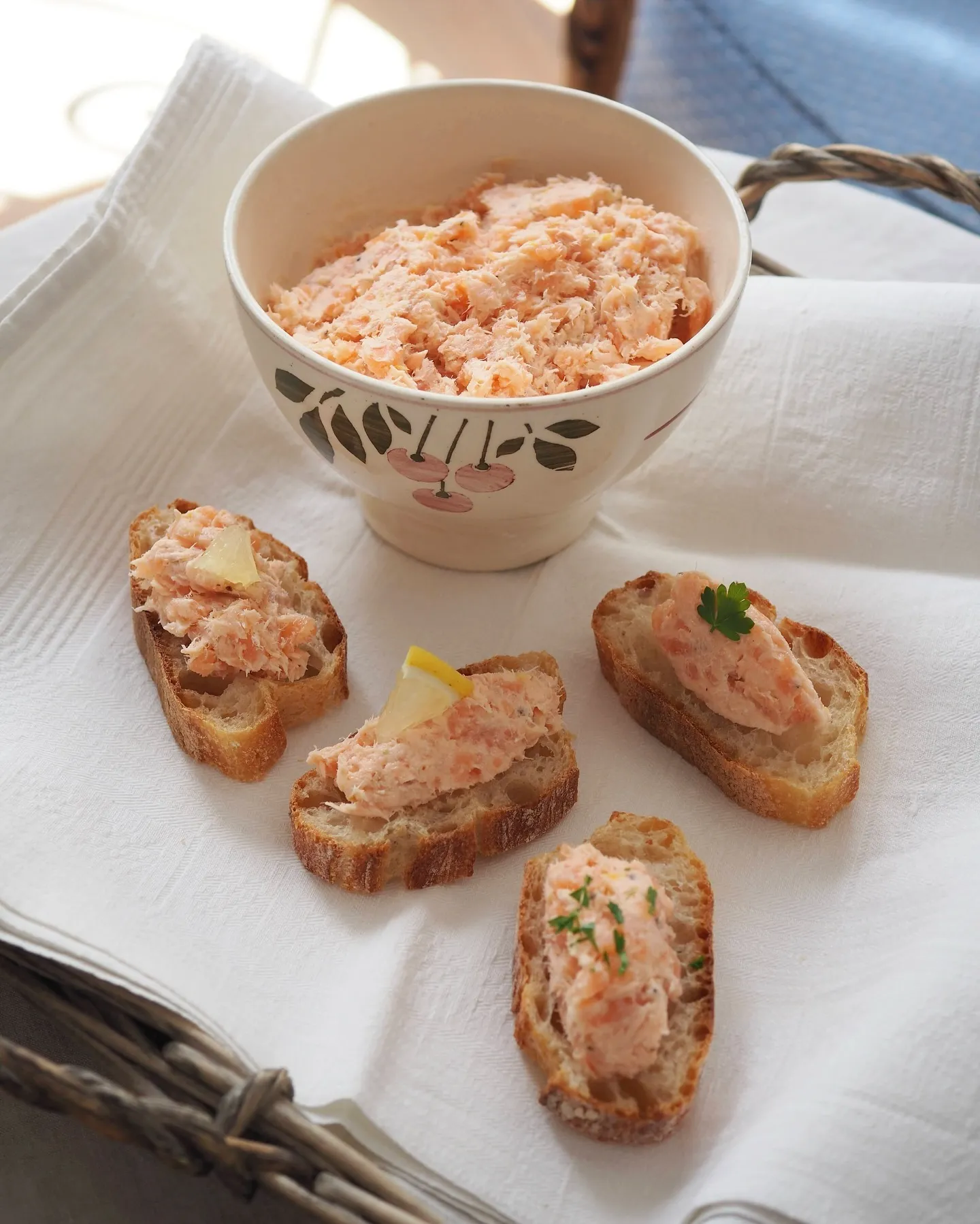 ����ƥ������Υ��ե�����ܥ�������줿�������ꥨ�åȤȥѥ�