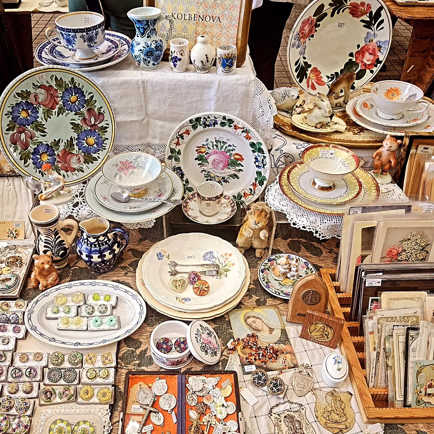 �Ļ��ŻԤν�Ź�ơ��֥���¤֥衼���åѥ���ƥ���������侮ʪ�����������꡼�����ä���Ÿ�����줿�ޡ����åȥ֡���������