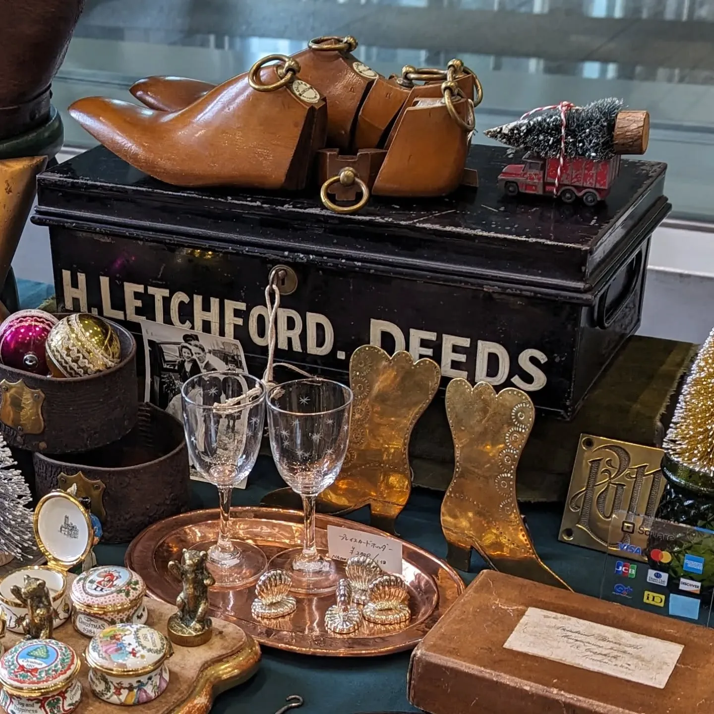 �Ļ��ŻԤΥ���ƥ������֡������������塼�饹�Ȥ俿﫾�ʪ�����饹�郎�¤֥�����ơ������ߤ�Ÿ������