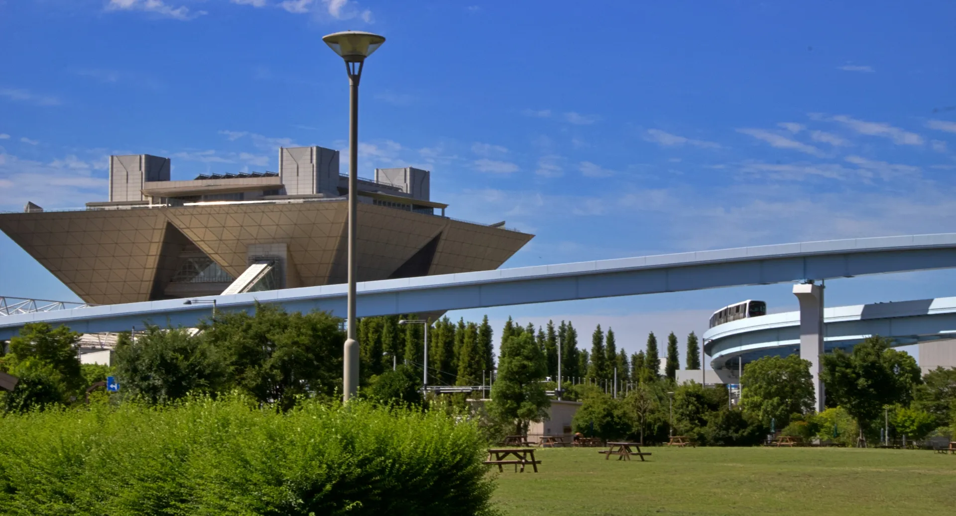 ����ӥå������Ȥ��طʤˡ��Ķ��β��������꤫���ȼ�����������ʡ�ͭ����ơ���ɲ����դ��ͻ�