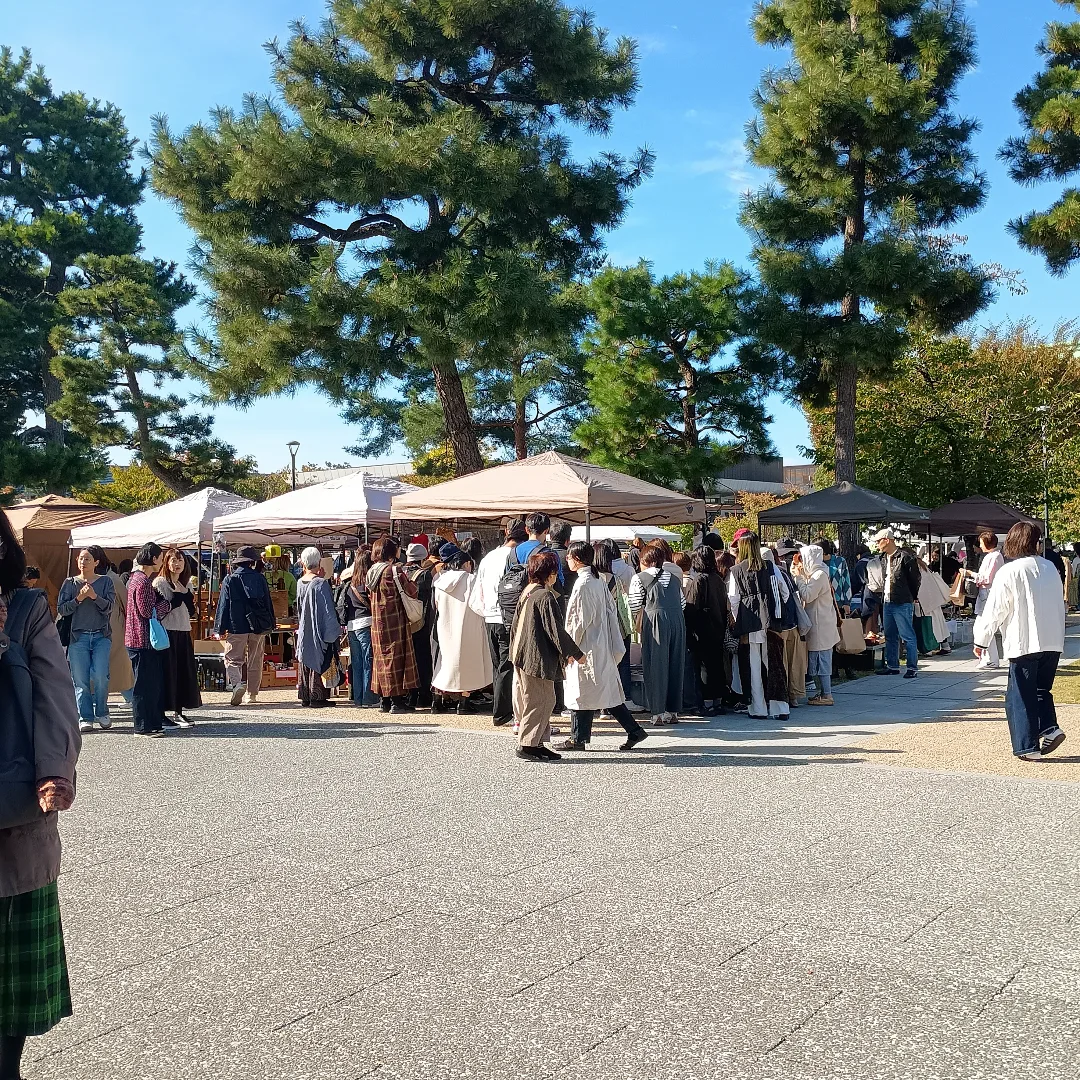 ʿ�¿������β������ǳ������ʿ���¤λԤ�¿���οͤ����ޤꡢ�򤤥ƥ�Ȥ�ϪŹ��Ϥ�ǥ���ƥ�������ڤ���ˤ��䤫�ʲ����ޡ����å�����