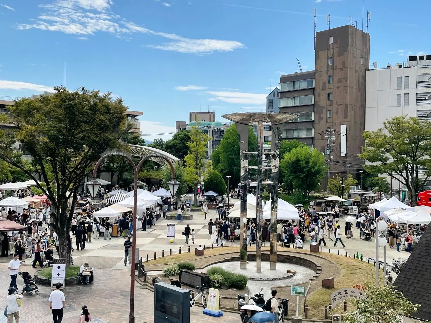 �����¤λԤι�����򤤥ƥ�Ȥ��¤ӡ�¿�������Ԥ�����ƥ������仨�ߤ������䤫�ʲ����ޡ����å�����