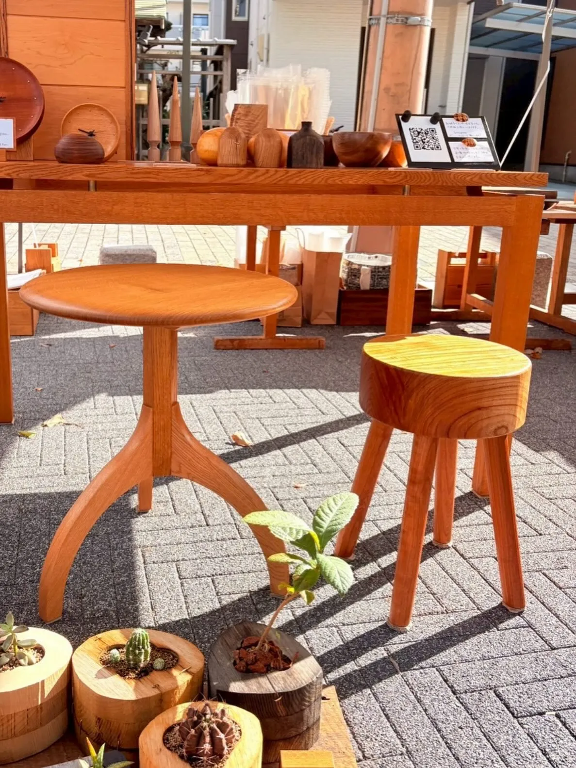 ����ܰ��ڻԤǳ��Ť��������¤λԤβ��ǡ��ڹ���Ȥˤ��̵����Υơ��֥�䥹�ġ��롢������ʪ���¤֥���եȥ֡�����Ÿ������