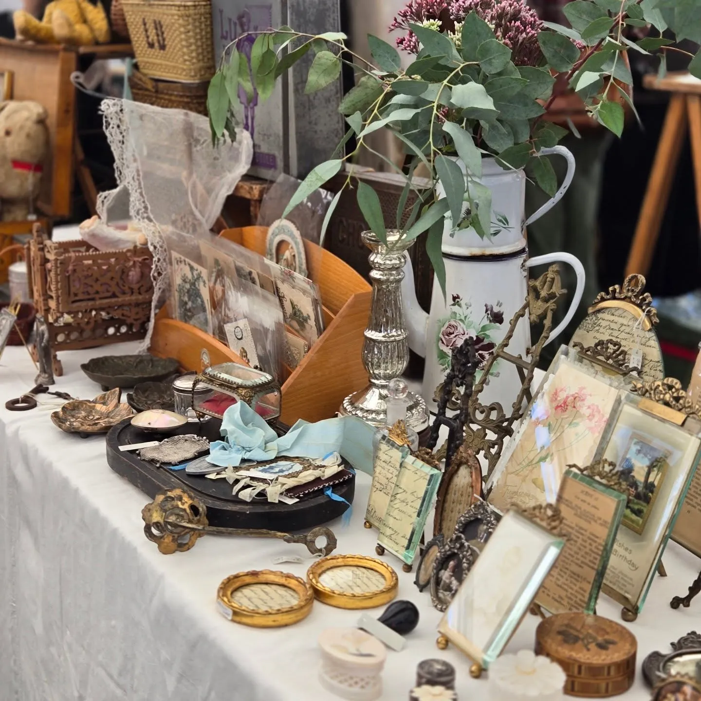 �����祢��ƥ������ޡ����åȤΥ֡������¤֥���ƥ��������ߤ�Ť��ե��ȥե졼�ࡢ�졼���������ơ�����ʪ���������ǥ����ץ쥤���줿��Ź����