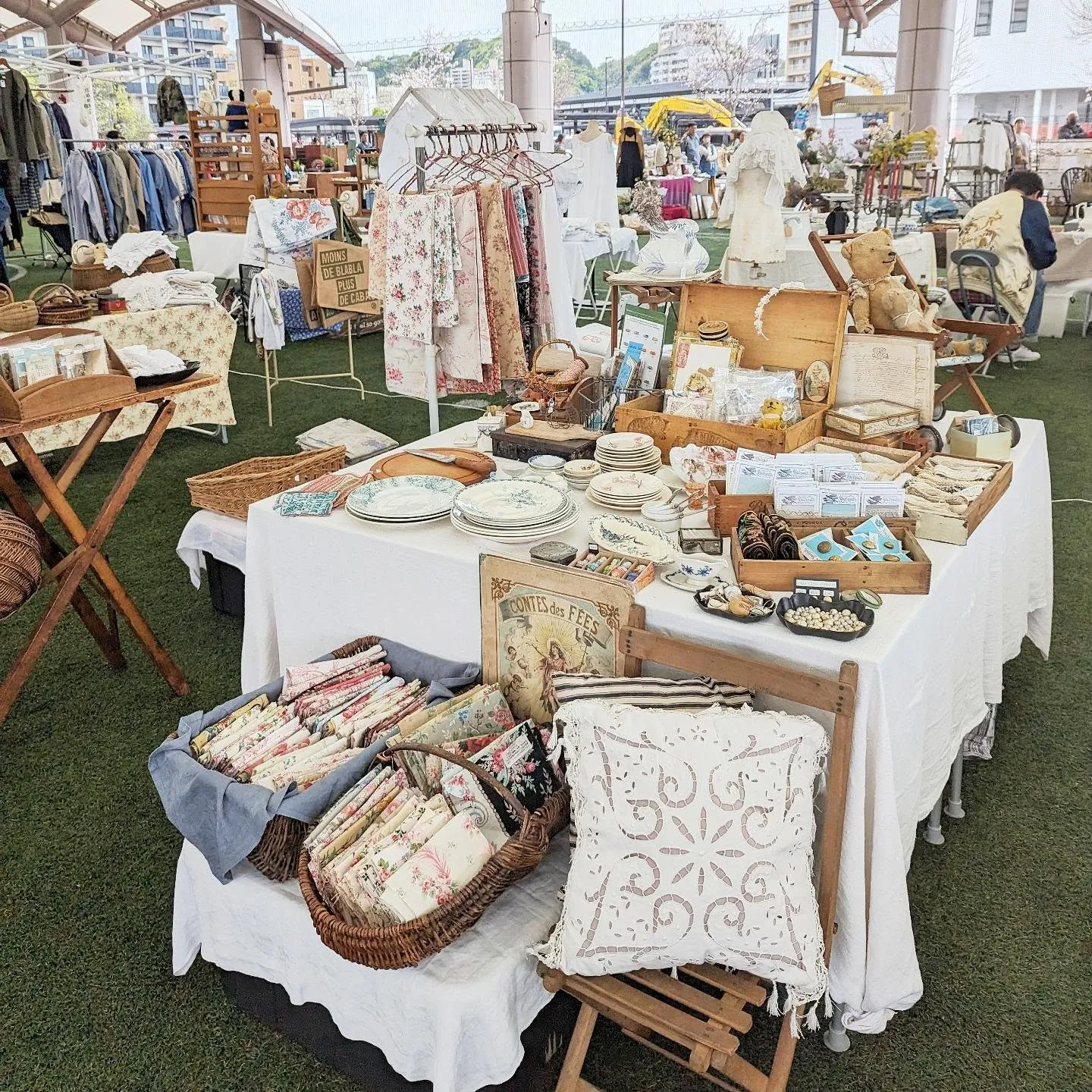 �����祢��ƥ������ޡ����åȤν�Ź�֡����ǡ�����ƥ����������졼����������ơ����۾�ʪ������ʤ�¿�̤ʥ����ƥब�¤֥ޡ����åȤΥǥ����ץ쥤����