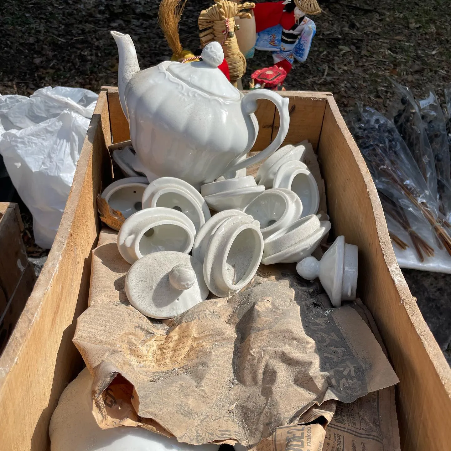 ����ŷ���ܤ�ŷ���ԤǸ��������򼧤ε޿ܤȳ�ʪ�����ä���Ȣ����ơ�Ԥη���Ф�ʪ����