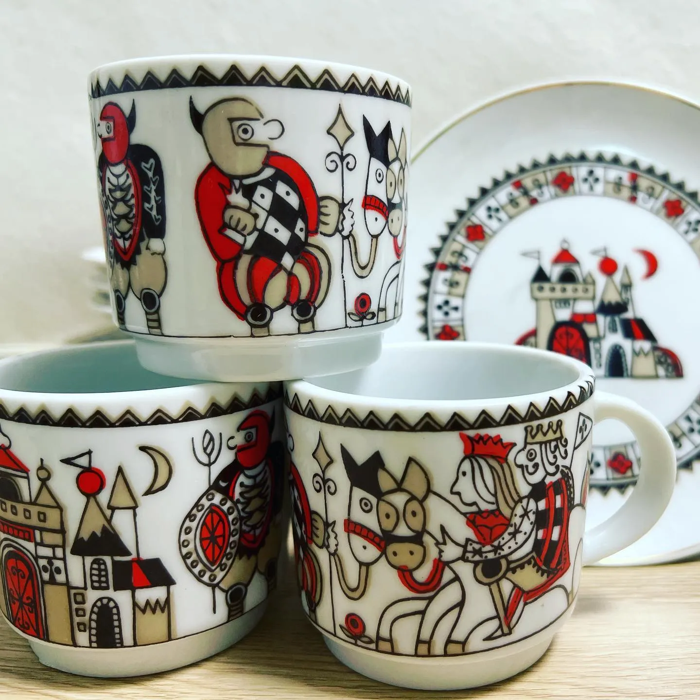 ���͡�����Τߤ䥢��ƥ������ե����Ǹ��Ĥ������Τ�뤬�����줿������ơ������åפȥ��������βİ��餷��Ÿ������