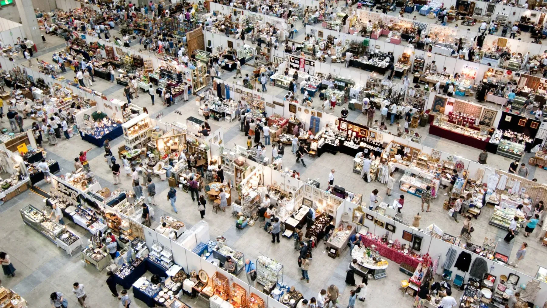 ��ơ�����Ǥβ���¿���Υ���ƥ������֡������������¤ӡ����Ԥ���ơ�ʤ������ơ������ߤ򸫤Ʋ������ӥå������Ȳ���ޡ����åȤ�����