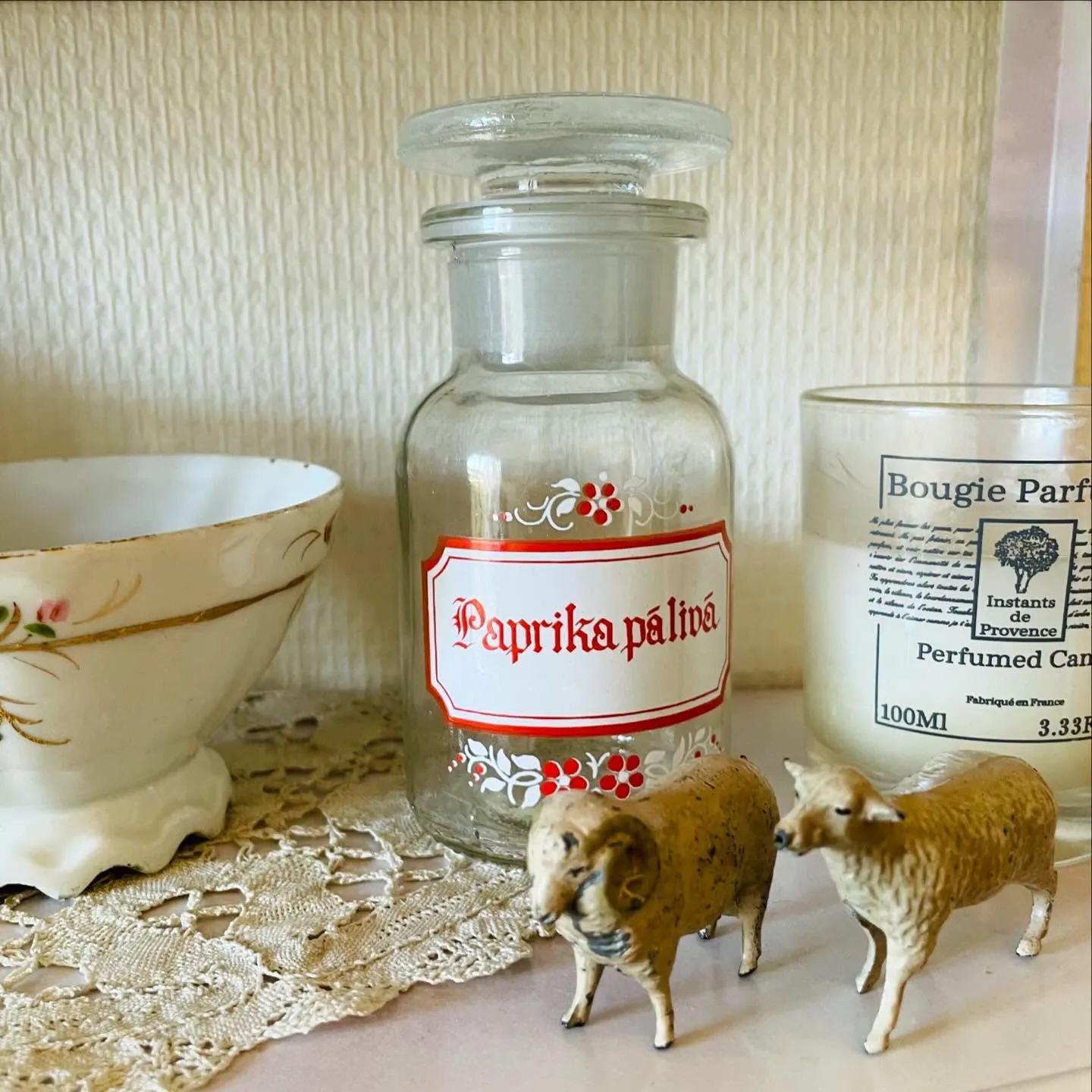 ��ơ�����ǤǸ��Ĥ��������ơ������ߡ�Paprika pálinka�Ƚ񤫤줿���饹�Ӥ��ӤΥߥ˥��奢��ʪ���졼���������ξ���¤֥���ƥ�������ʪ