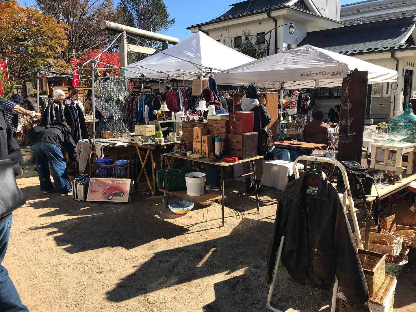 Ĺ����ܻԤΤޤĤ�ȸŻԤ��򤤥ƥ�Ȥβ��˸����ȶ񡢻��ߤ��¤ӡ����Ԥ�����Ф�ʪ��õ�����䤫�ʥ���ƥ������ޡ����åȤ�����