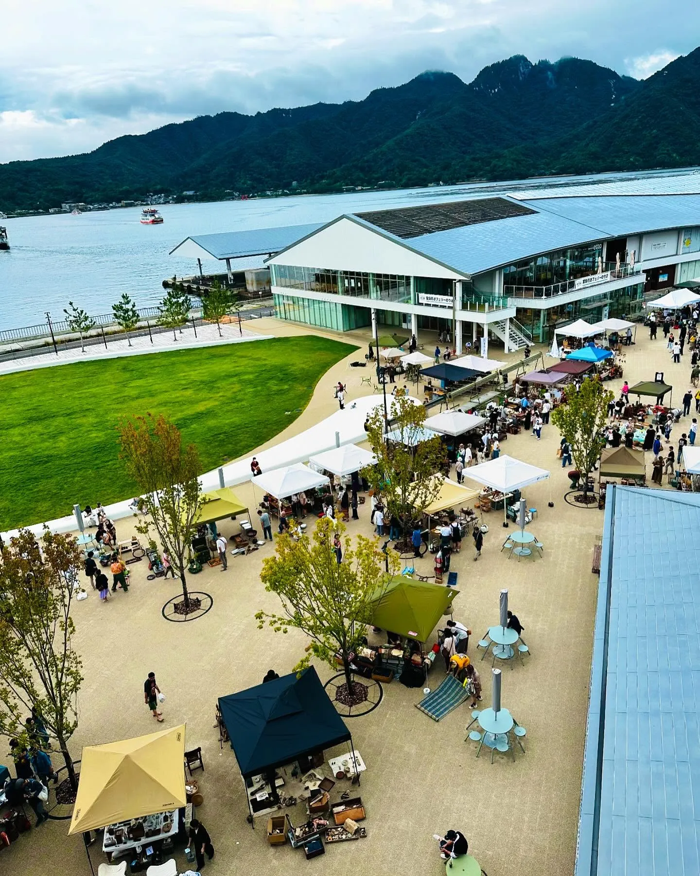 ������γ��褤����ǳ��Ť�����������ע��ī䧤β�����ʡ������ⳤ�Ȼ��¤ߤ��طʤ˥ƥ�Ȥν�Ź��¿�������Ԥ����ī���¤λԤ�����