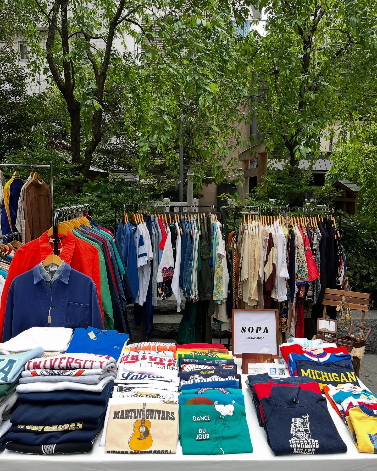 ʡ���ο��ǳ��Ť����ˤۤ�Ф�����Ԥν�Ź�֡����ǡ���å����¤֥�����ơ�������ȥơ��֥���������¤٤�줿����T����Ĥ䥹�����åȤ�Ÿ�����䤹�����ޡ����åȤ�����