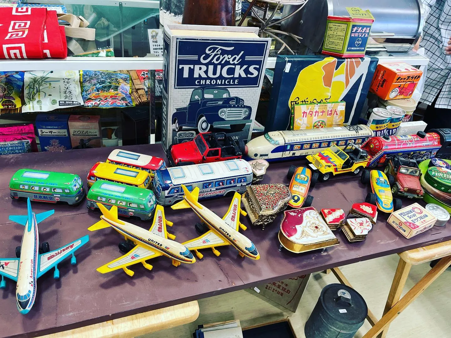 �����ơ�ԤΥ֡������¤־��¥�ȥ��Υ֥ꥭ�������Ե����Х��Υߥ˥��奢��������ơ����̥������������䤫��Ÿ�����줿����Ф�ʪ�����ʡ�