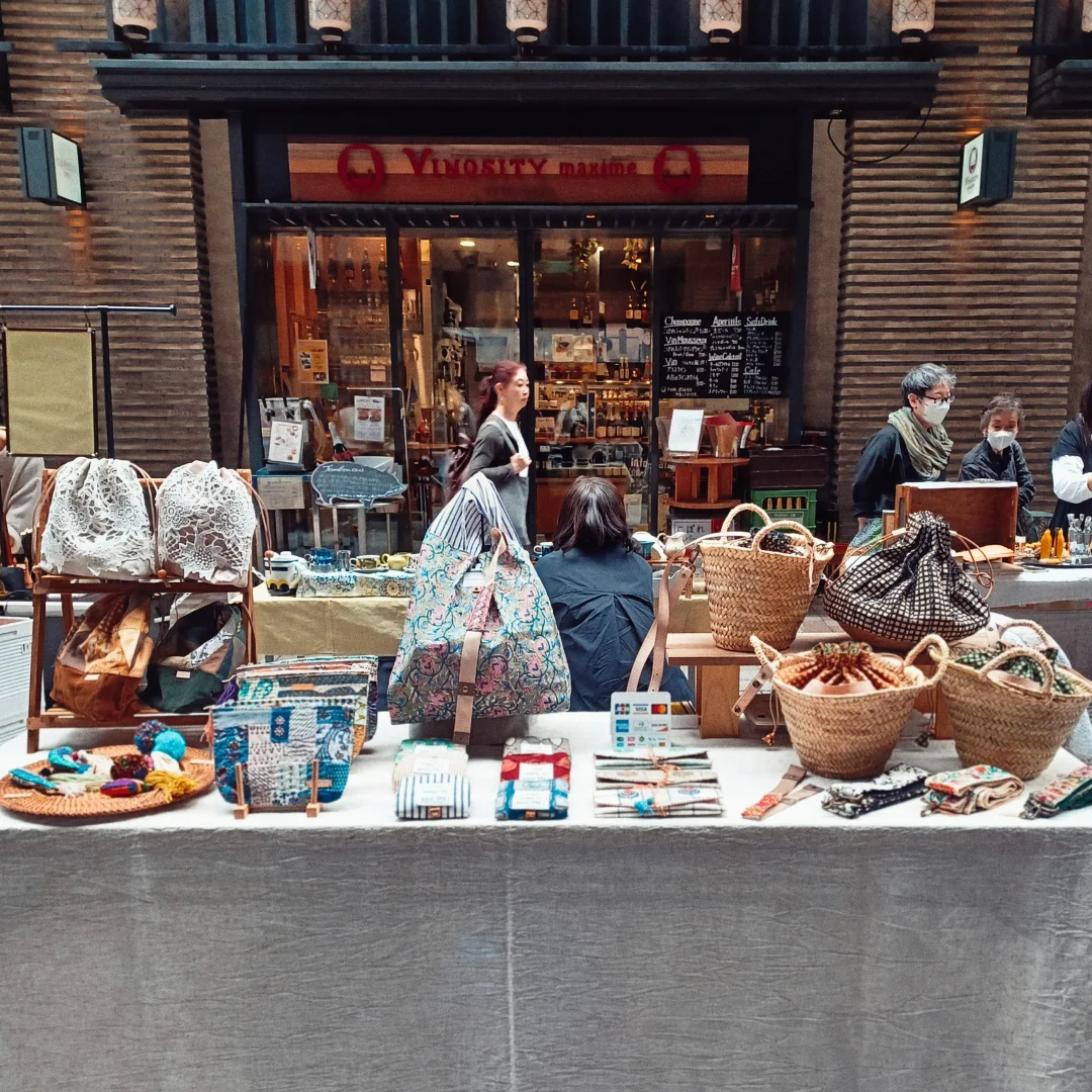 ���ܶ�OLD NEW MARKET�Υ���եȥ֡������ۥХå��䤫�����ߤ��¤ӡ��̤�褤��Ź�������Ԥ�Ω����벹���ʲ����ޡ����å�����