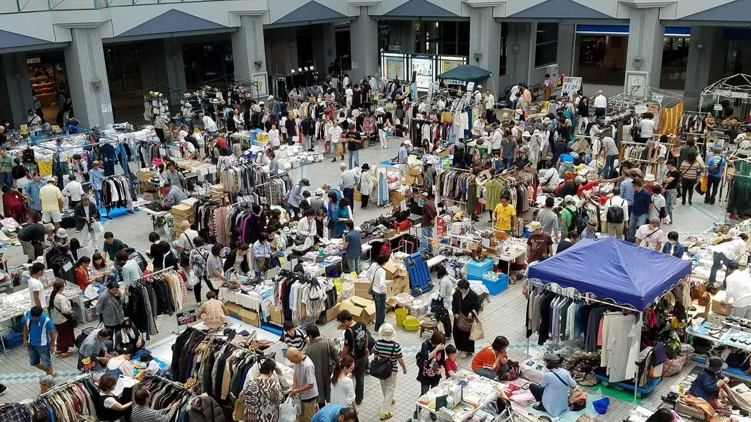 ���٥�������ȥꥦ��2���ǳ��Ť����ե꡼�ޡ����åȲ������� ¿�������ԤȰ���仨�ߤν�Ź�֡������¤ֲ���ޡ����å�����