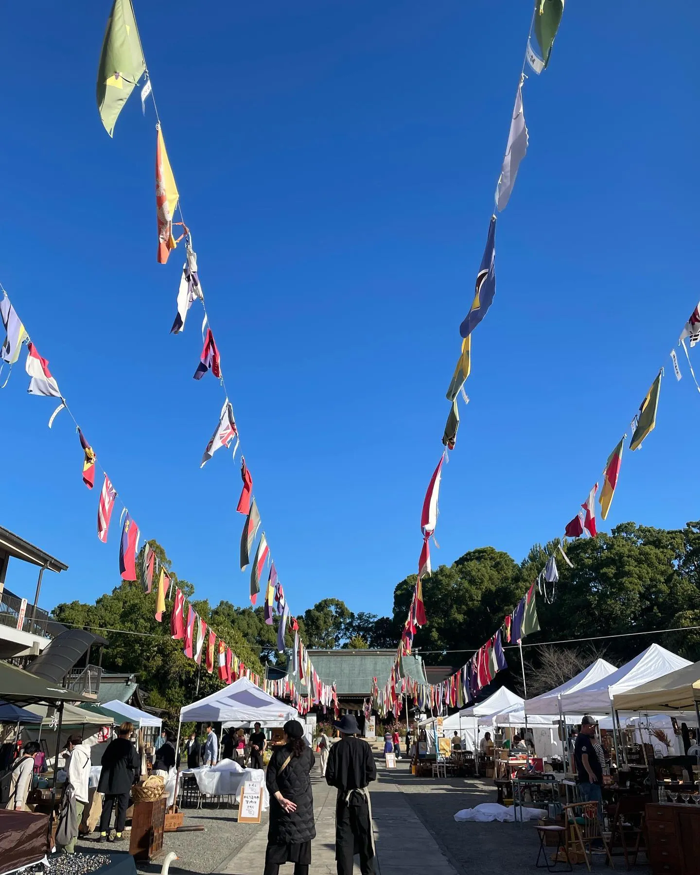 �������¤λԤβ��ǡ��򤤥ƥ�Ȥ�ϪŹ�ȥ���ƥ��������ߤ������Ԥξ�˿��Ȥ�ɤ�δ����Ķ���Ϣ�ʤ뷧�ܤβ����ޡ����å�����