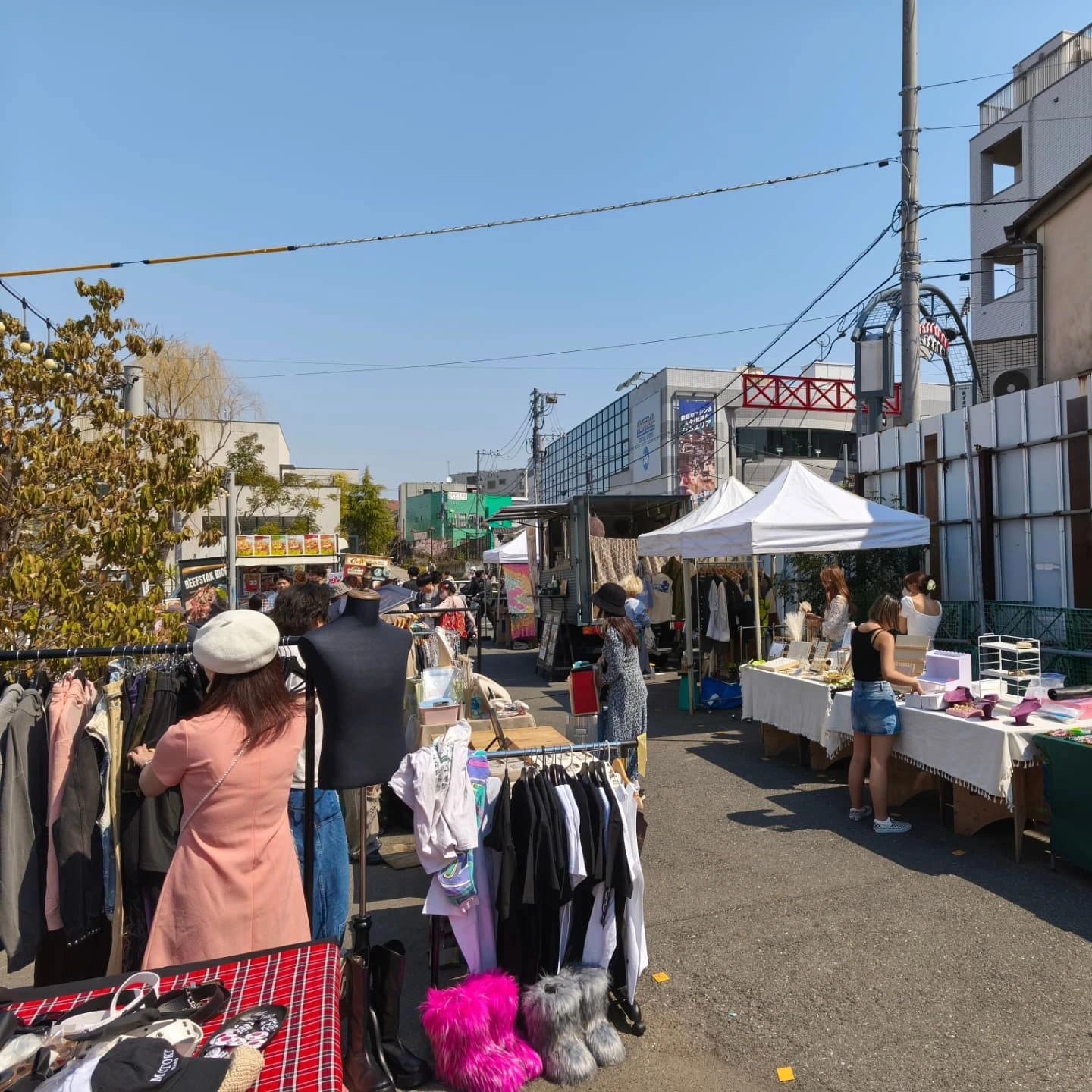 �������ե꡼�ޡ����åȤǸ���������ơ������ߤ��¤��ͻ�