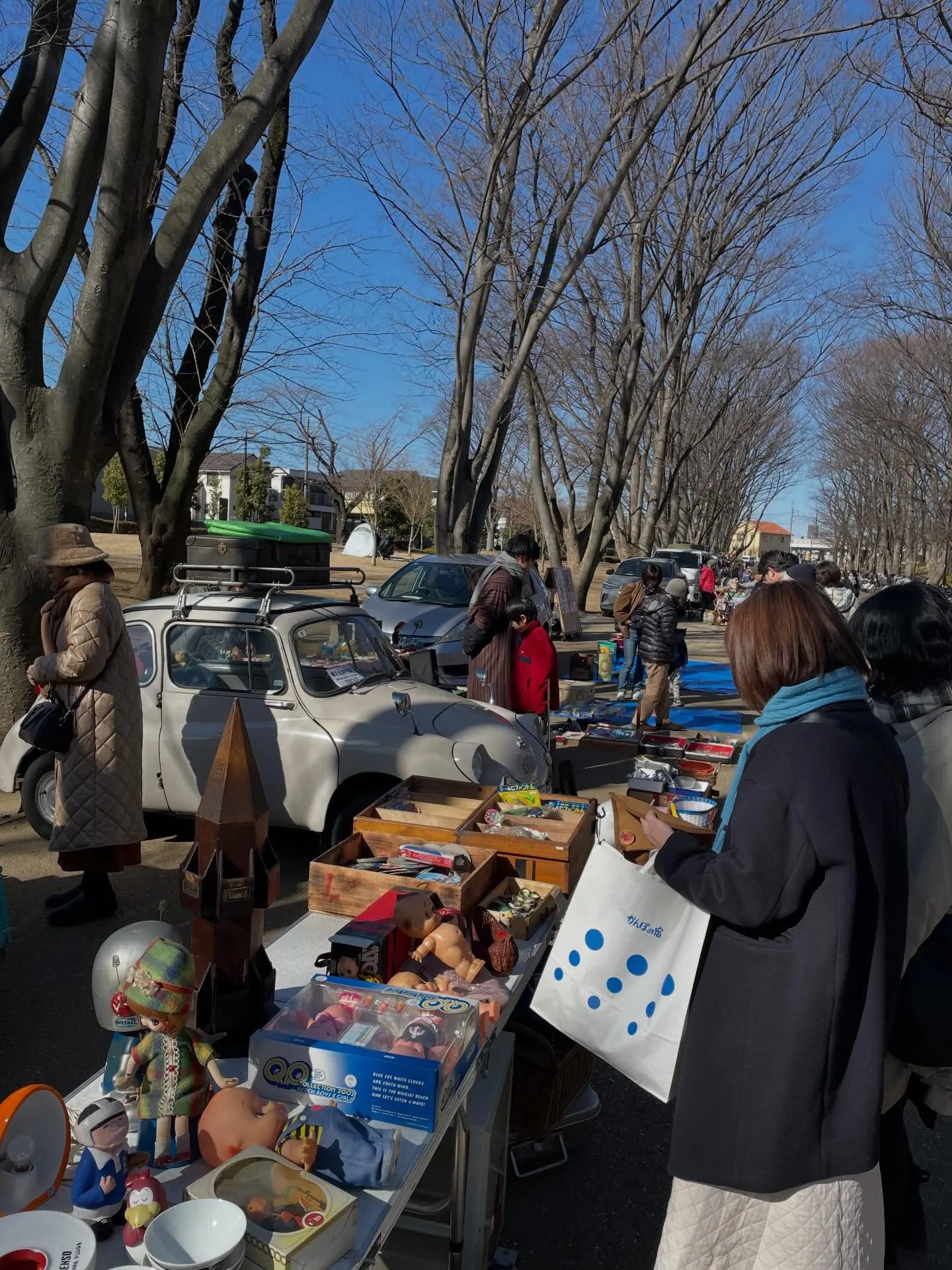 �����¤λԤˤ�¿���οͤ��㤤ʪ��ڤ���Ǥ����ͻ�