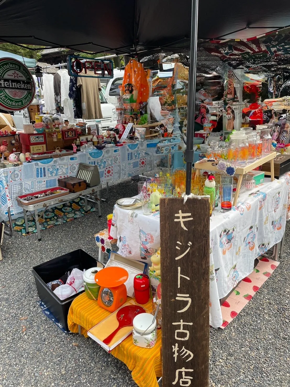 ������餯���Ԥν�Ź�֥����ȥ��ʪŹ�פǾ��¥�ȥ����ߤ䥬�饹�郎�¤֥֡������ͻ�