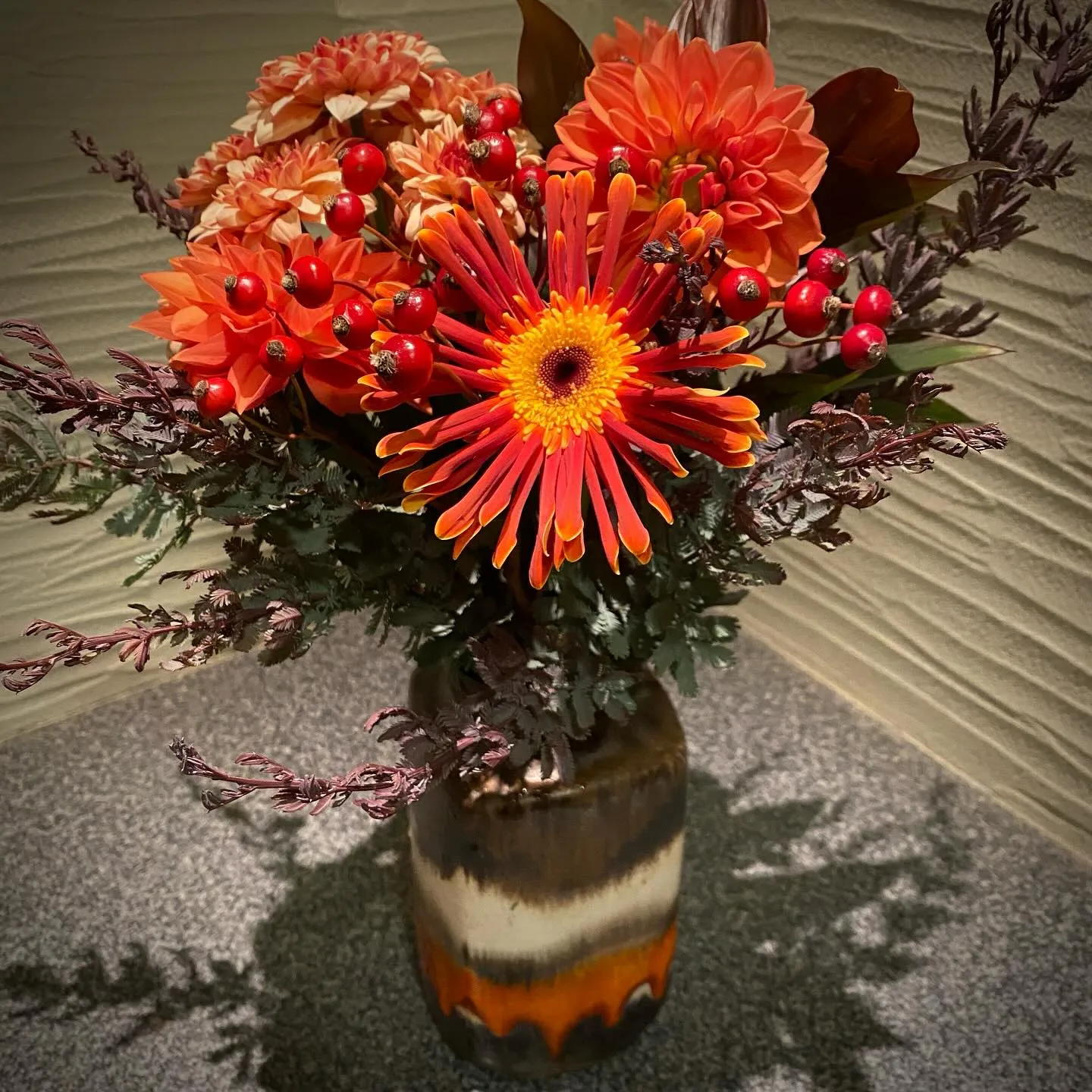 ���Ե��¤λԤβ��Ǿ���줿����󥸤Υ��ꥢ���֤���ʪ���̤뽩���ե�����󥸥���