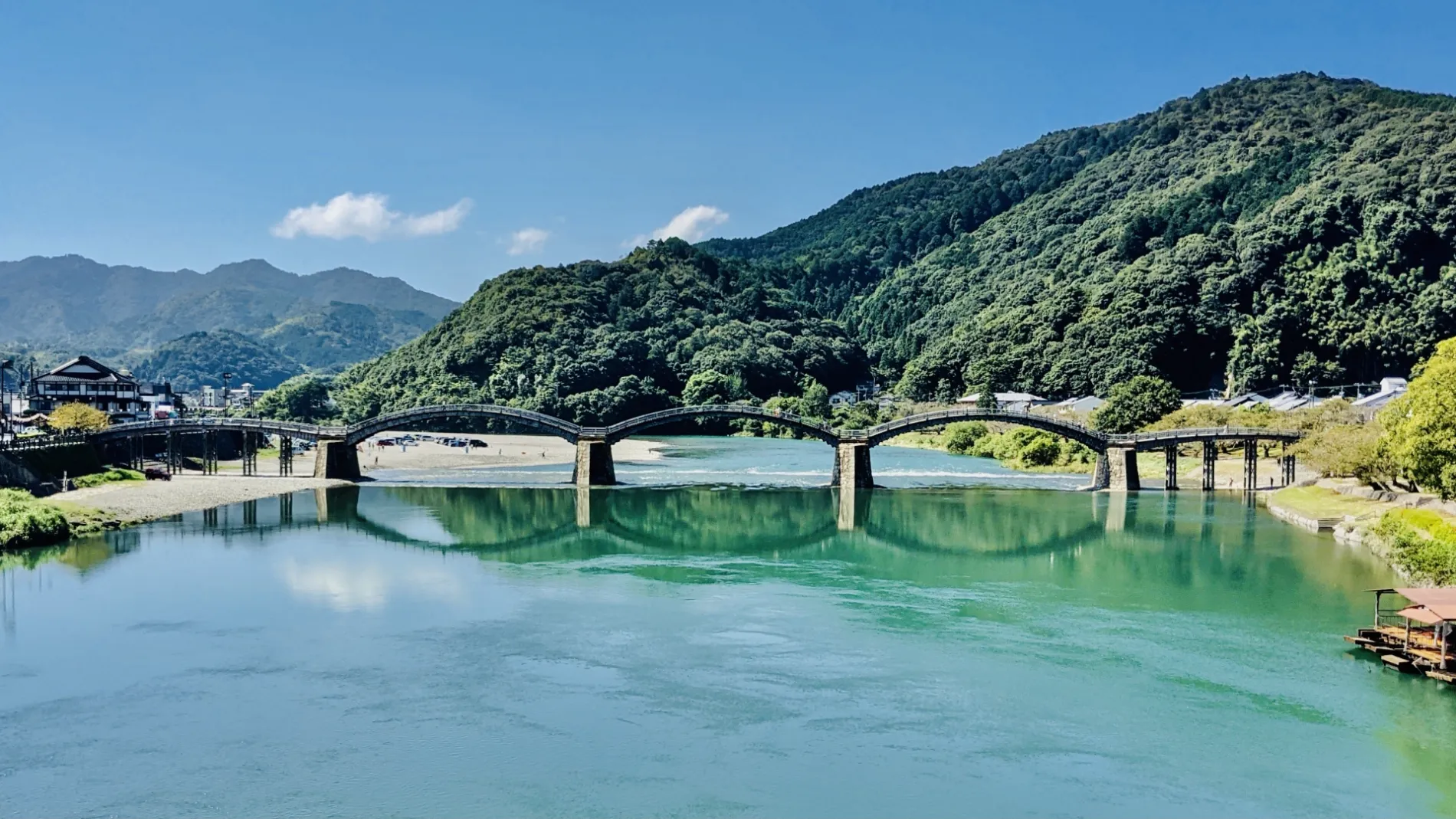 ���������Ԥζ��Ӷ�����ή��������˰Ϥޤ줿��ŷ�ηʴ�